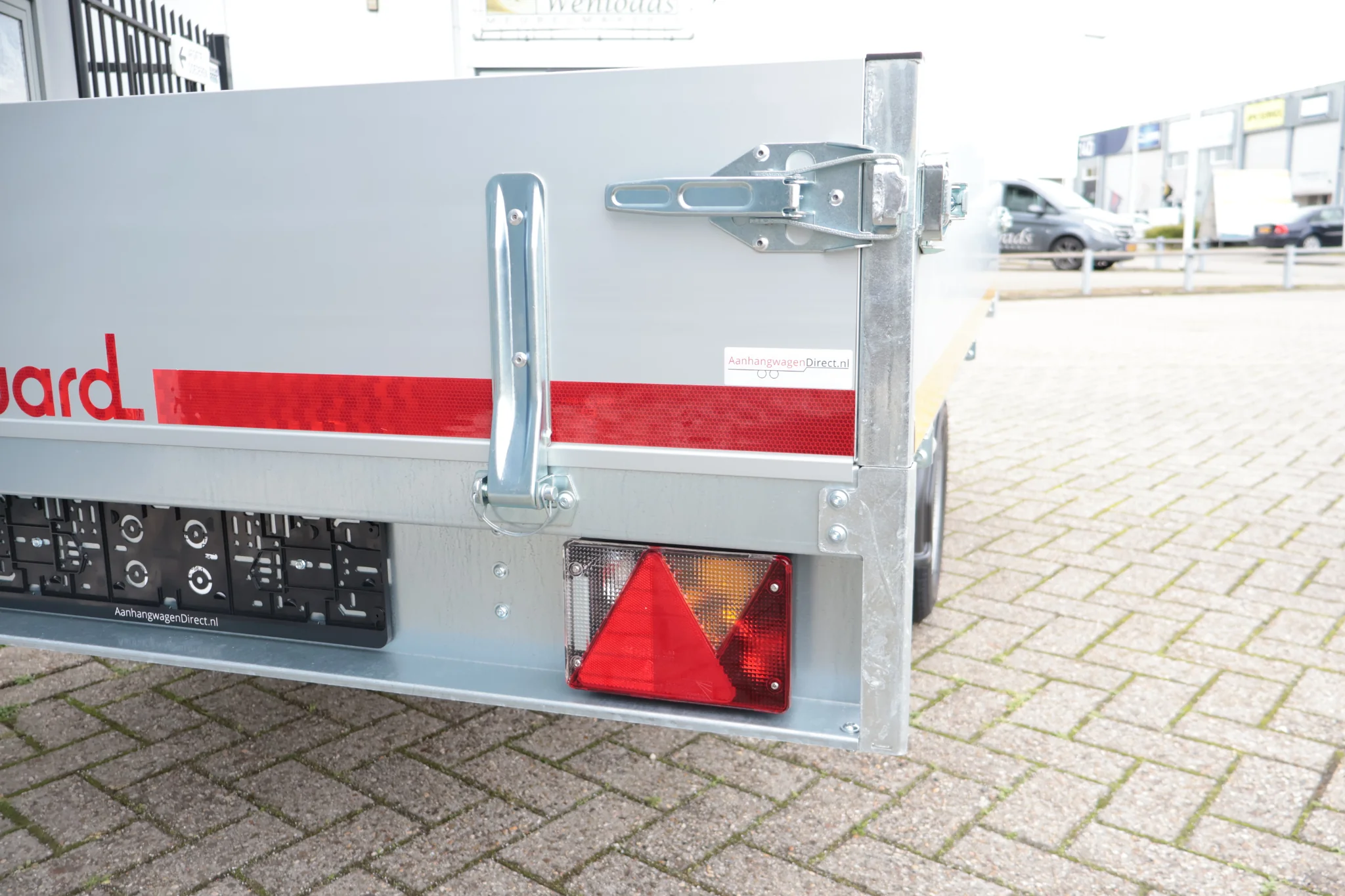 Geremde Eduard Plateauwagen - 250x145 cm - 1350 kg - 56 cm laadvloerhoogte - Image 5