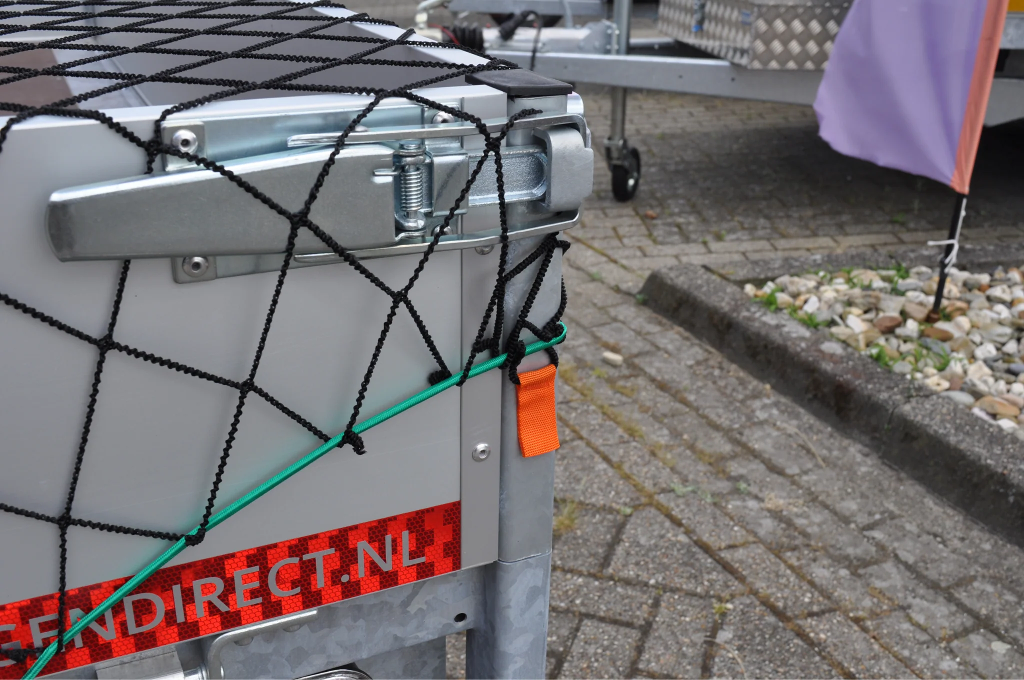 Elastisch Aanhangernet - Zwart - 1-2 x 2-3 meter - Rekbaar maasnet  - Inclusief elastiek rondom - UV bestendig - Image 6