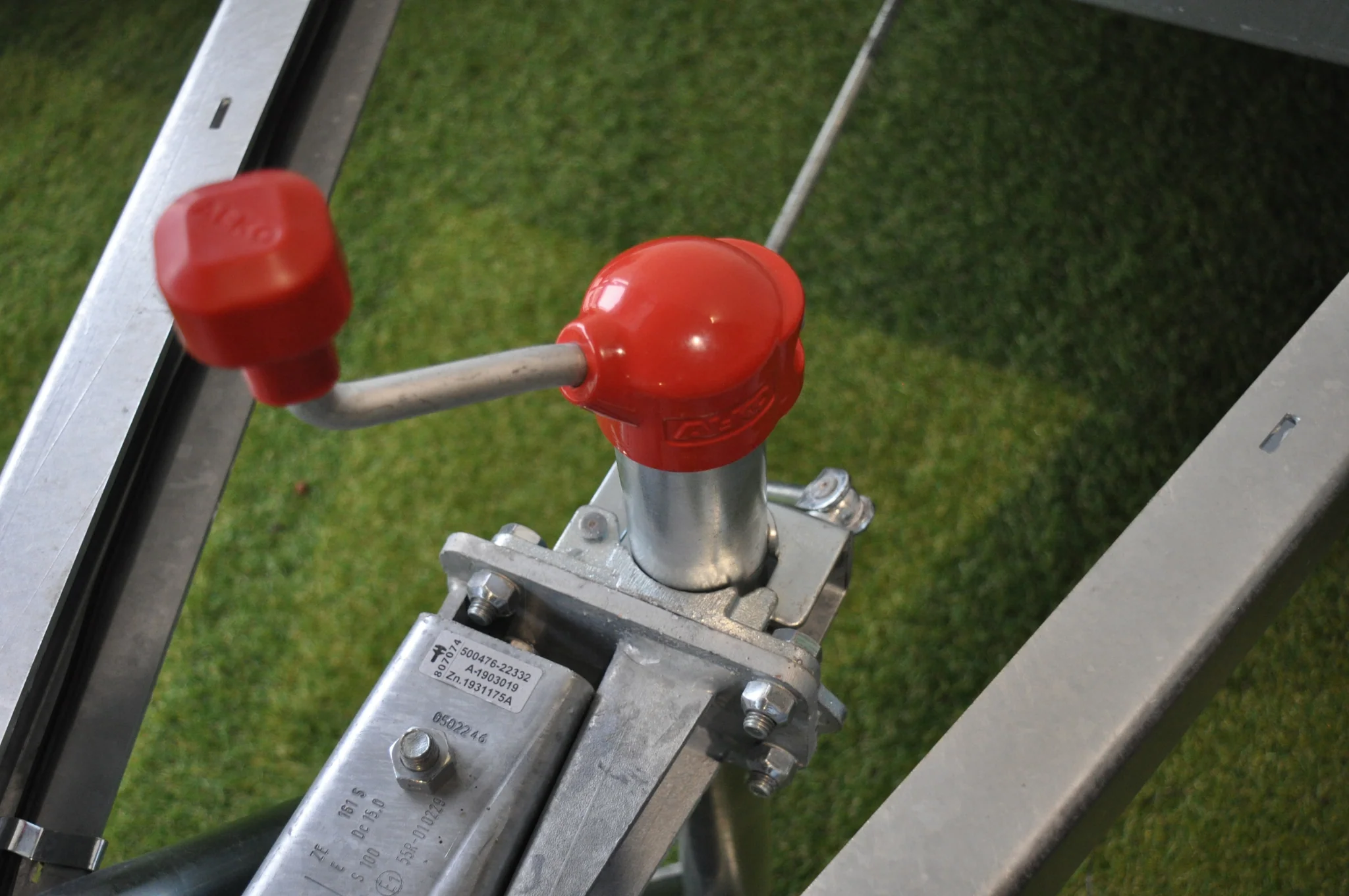 Neuswiel AL-KO - 48 mm - draagvermogen: 300 kg - stalen velg en massief rubber wiel - inclusief slinger met druklager en kogeldrukmeter - Image 9