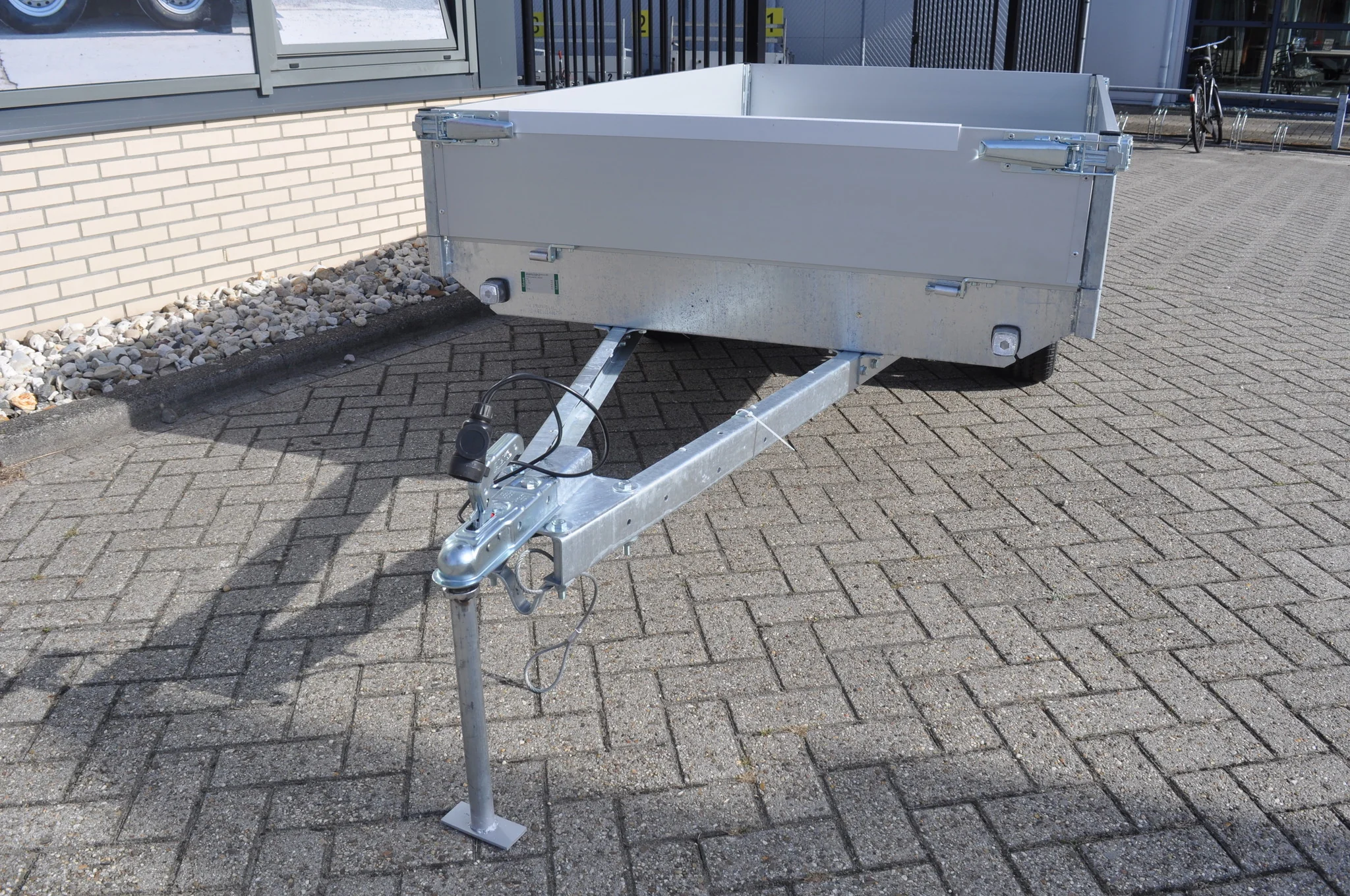 Ongeremde Eduard plateauwagen - 256x150 cm - 750 kg bruto laadvermogen - 63 cm laadvloerhoogte - 30 cm borden - Image 5