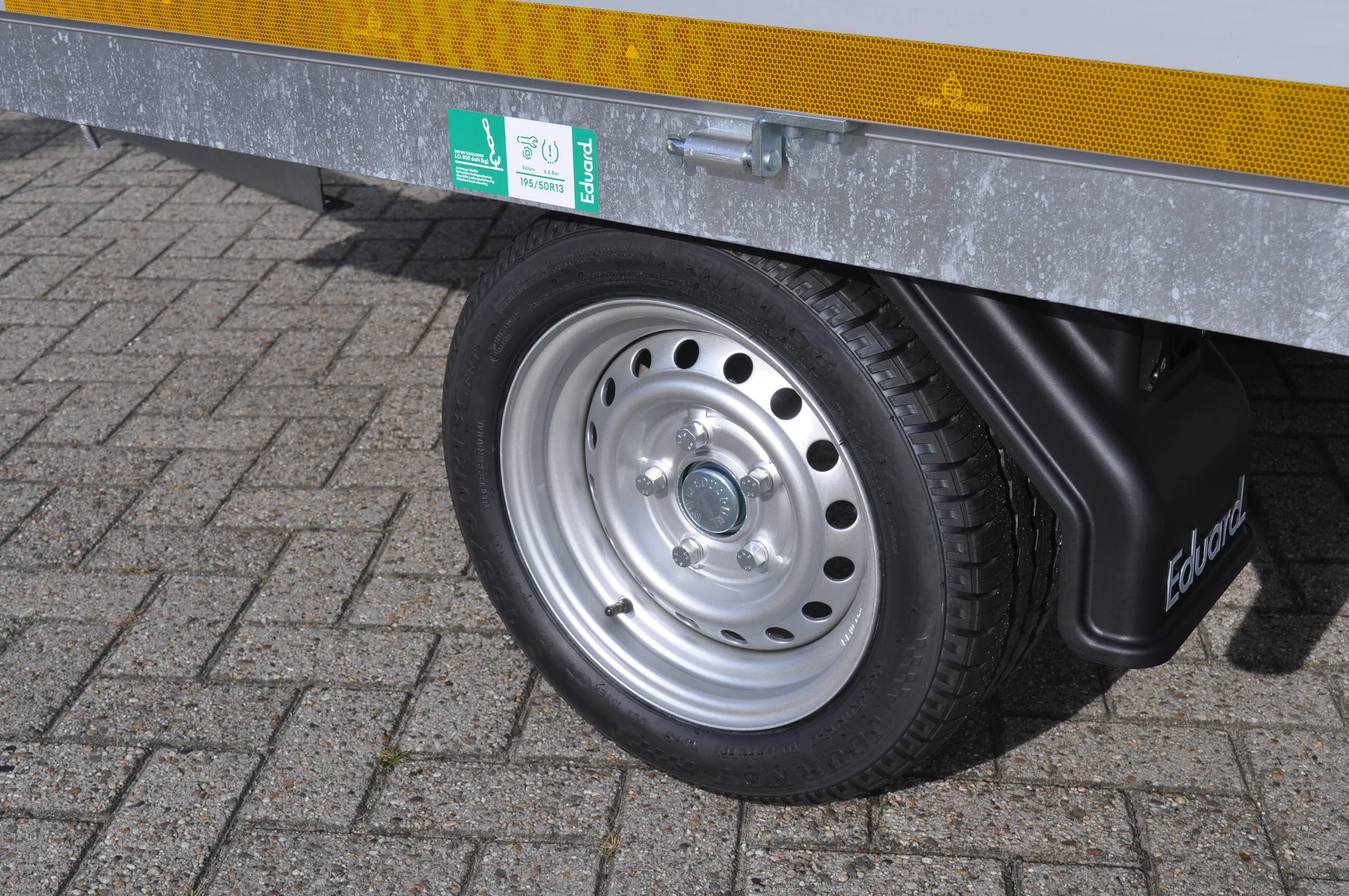 Ongeremde Eduard plateauwagen - 256x150 cm - 750 kg bruto laadvermogen - 63 cm laadvloerhoogte - 30 cm borden - Image 6