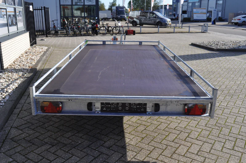 Geremde Eduard autotransporter - 406x200 cm - 2700 kg bruto laadvermogen - 63 cm laadvloerhoogte - 10 cm reling - inclusief lier en oprijplaten - Image 6
