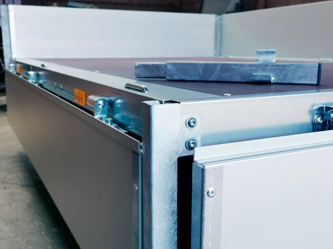 Ongeremde Eduard Plateauwagen - 250x145 cm - 750 kg ongeremde plateauwagen - 56 cm laadvloerhoogte - 195/55R10 - Image 7