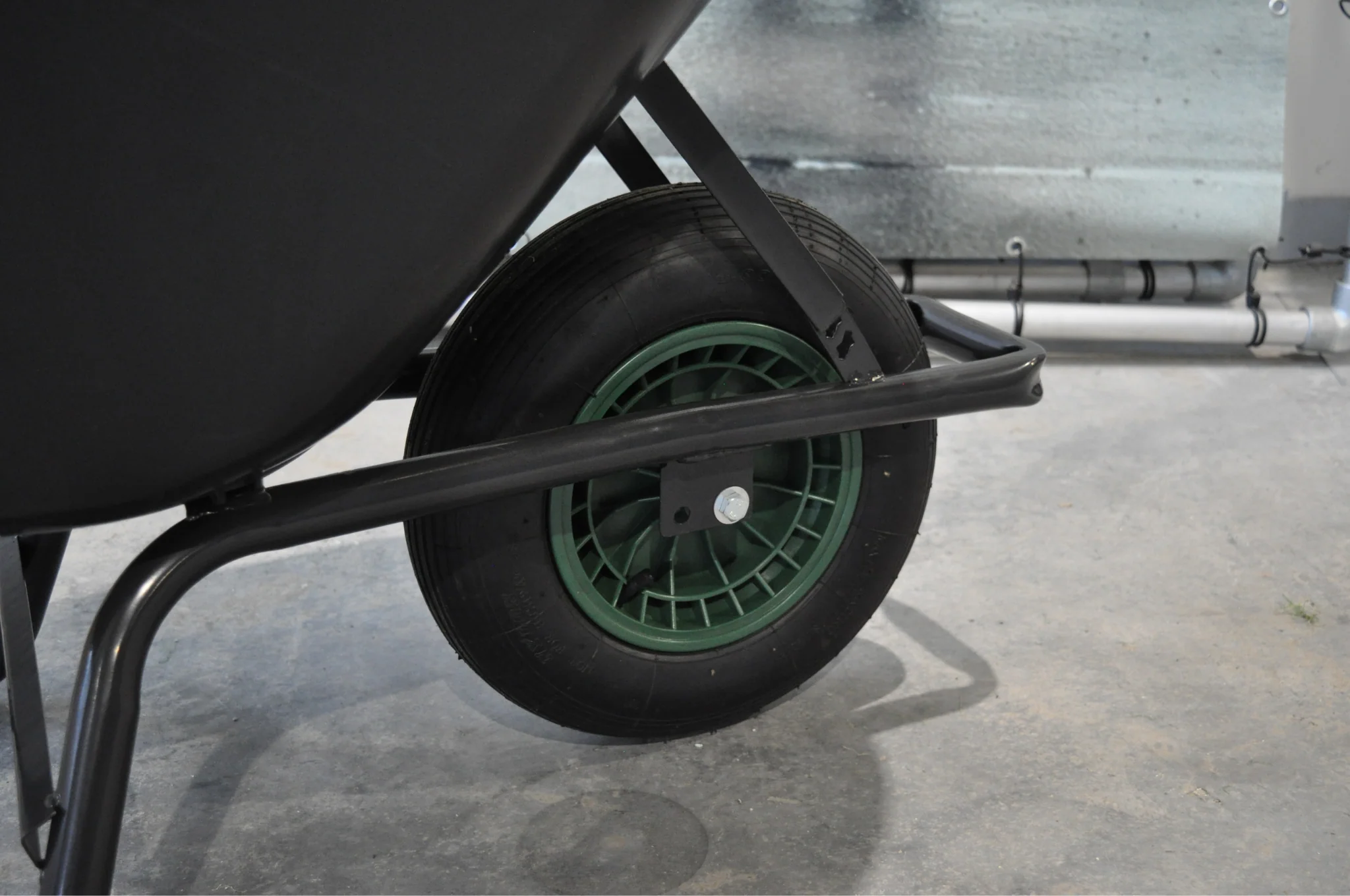 Kruiwagenwiel - 4.00-8 - luchtband en kunststof velg - maximale belasting: 150 kg - asgat/naafdiameter: 20 mm - inclusief rollager - Image 4