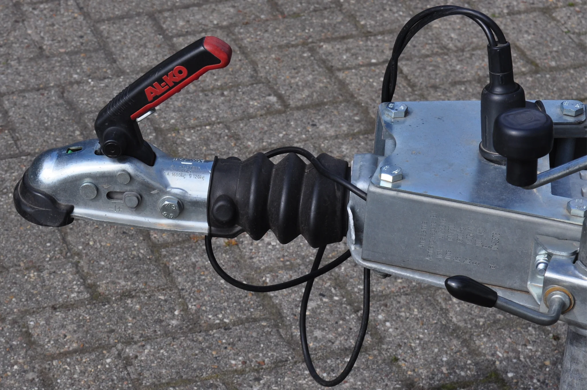 AL-KO oplooprem aanhanger - 251S - maximaal trekvermogen: 2600 kg - V-dissel aansluiting - onderbouw - Image 5