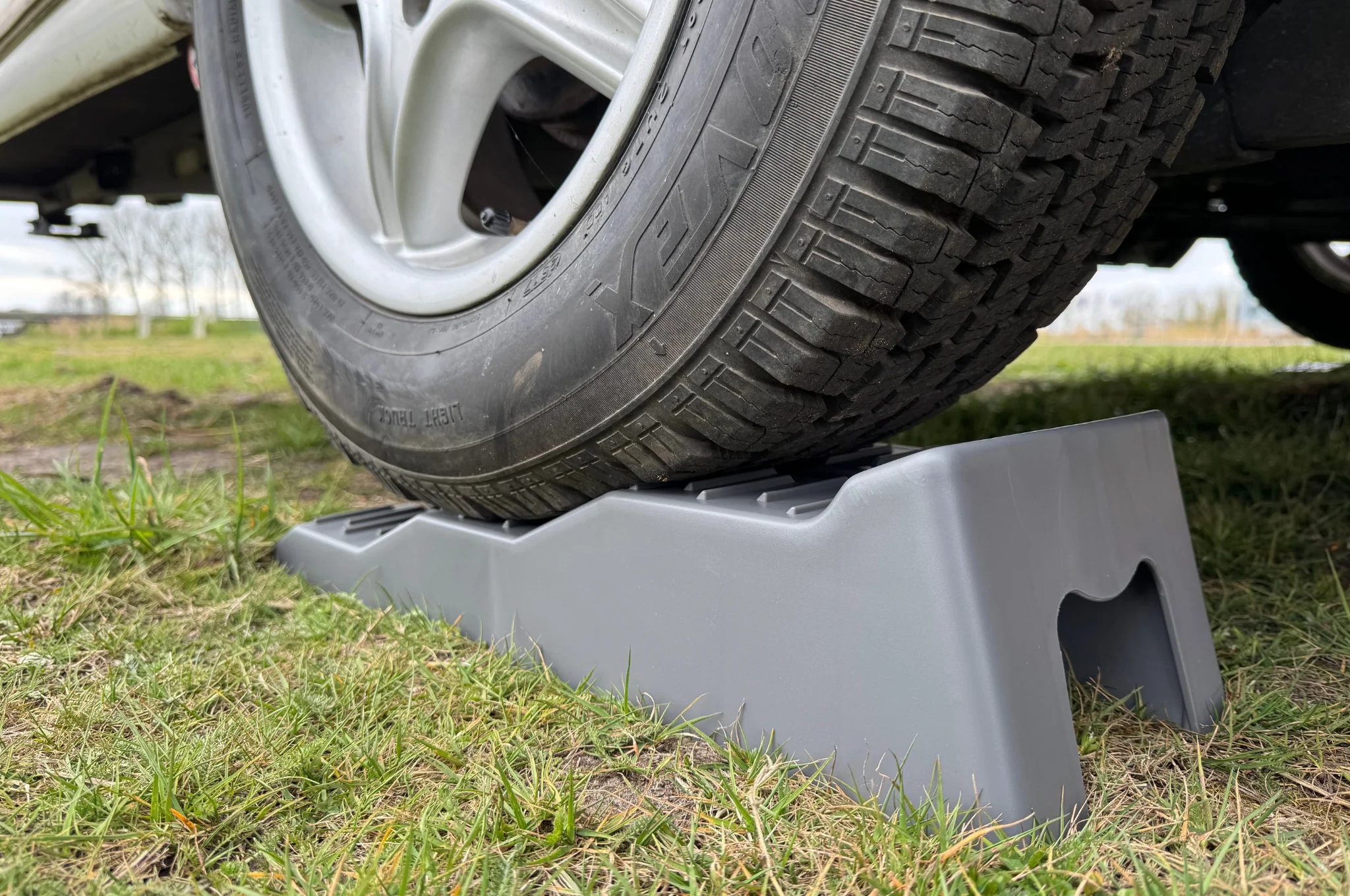 Set van 2 grijze oprijblokken/ leveller - 565x200x130 mm - 5000 kg maximaal draagvermogen - Image 4