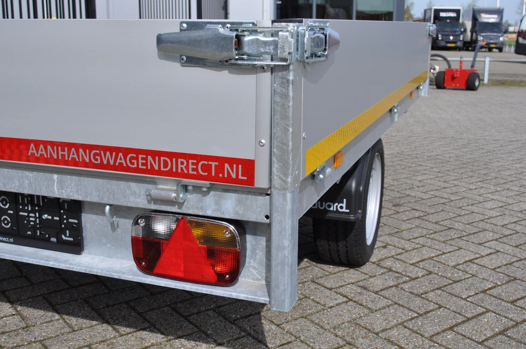 Geremde Eduard plateauwagen - 256x150 cm - 1500 kg bruto laadvermogen - 63 cm laadvloerhoogte - 30 cm borden - Image 7