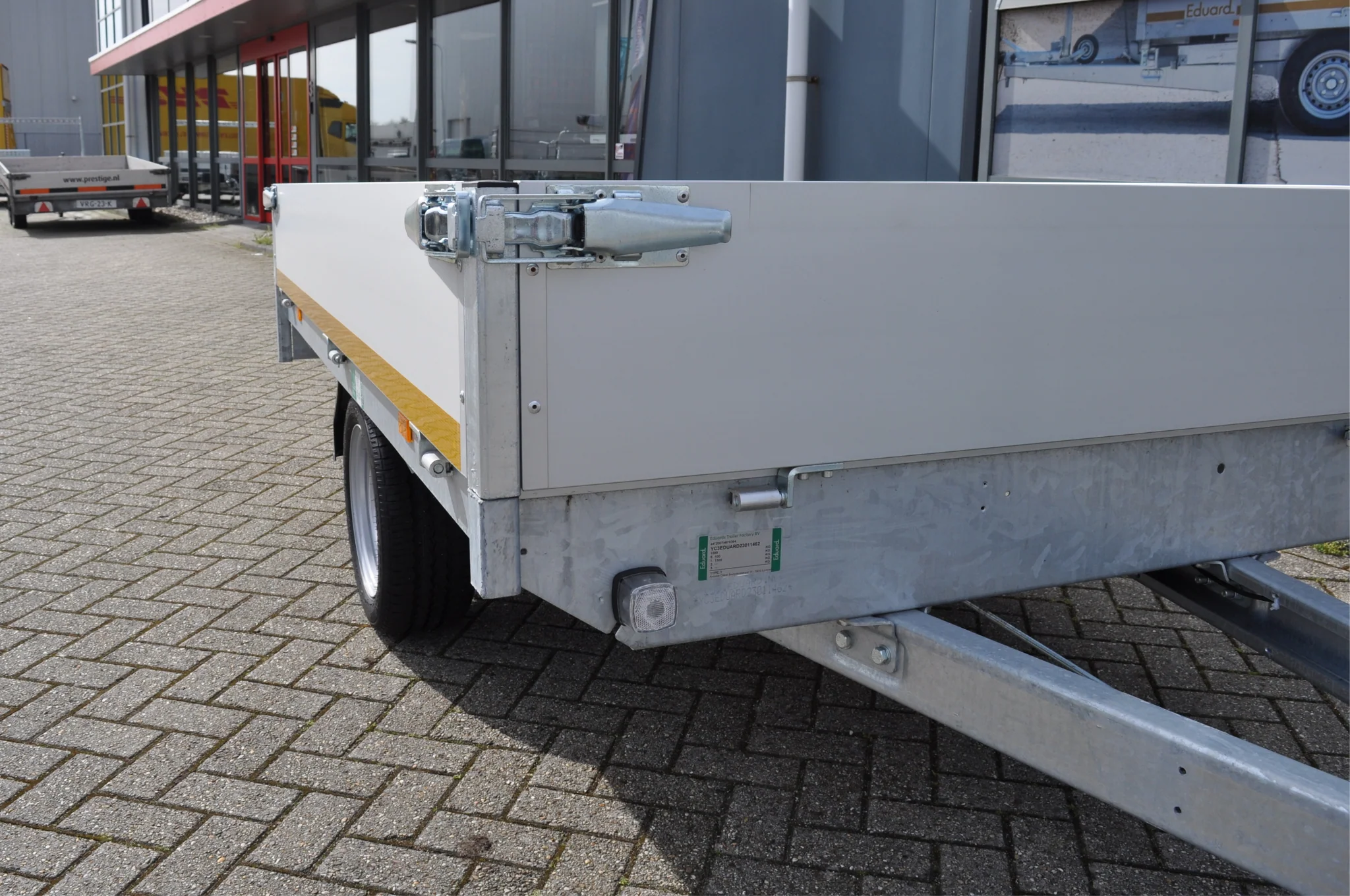 Geremde Eduard plateauwagen - 256x150 cm - 1500 kg bruto laadvermogen - 63 cm laadvloerhoogte - 30 cm borden - Image 8