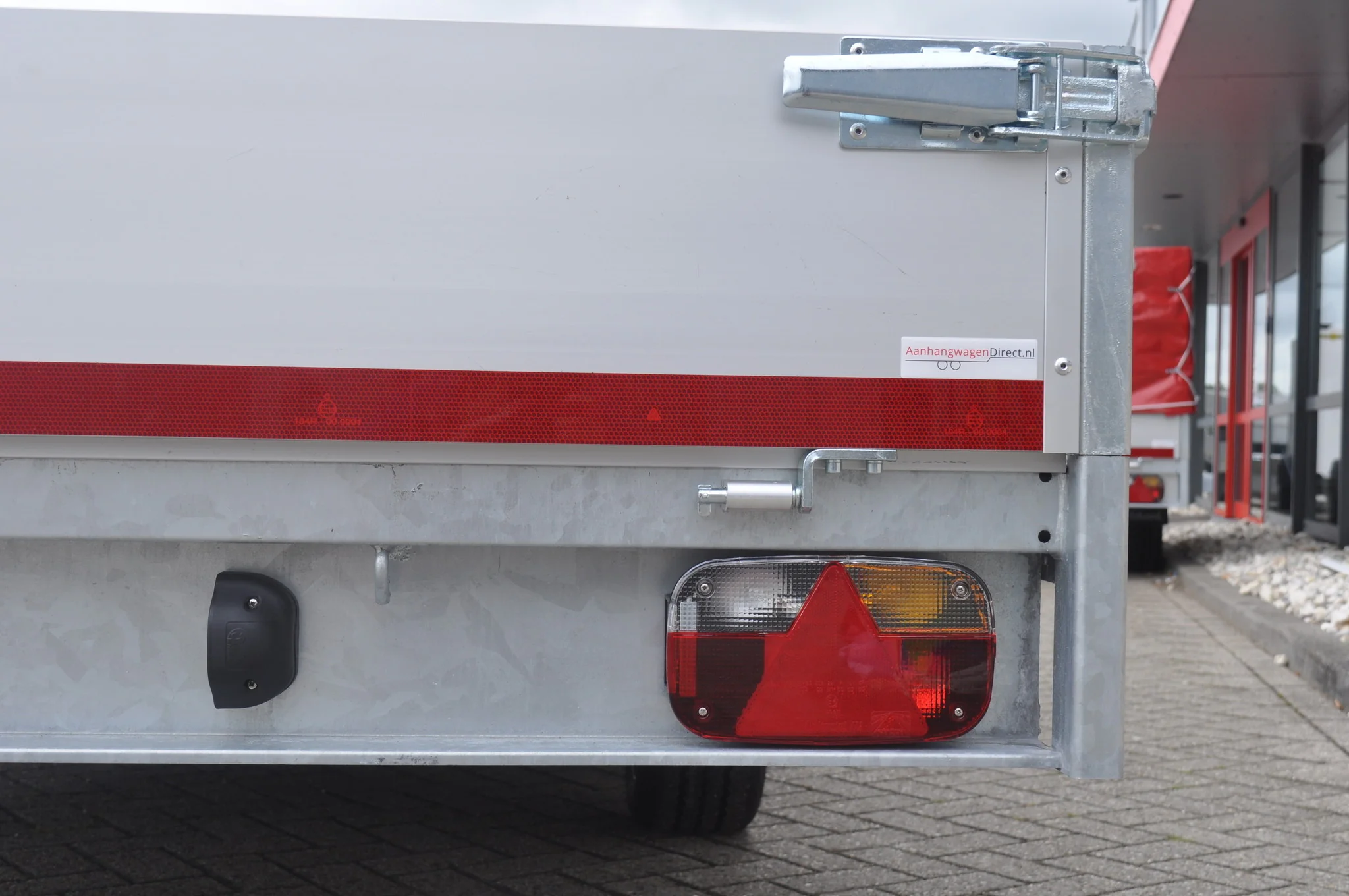 Geremde Eduard plateauwagen - 406x200 cm - 2700 kg bruto laadvermogen - 63 cm laadvloerhoogte - 30 cm borden - Image 5