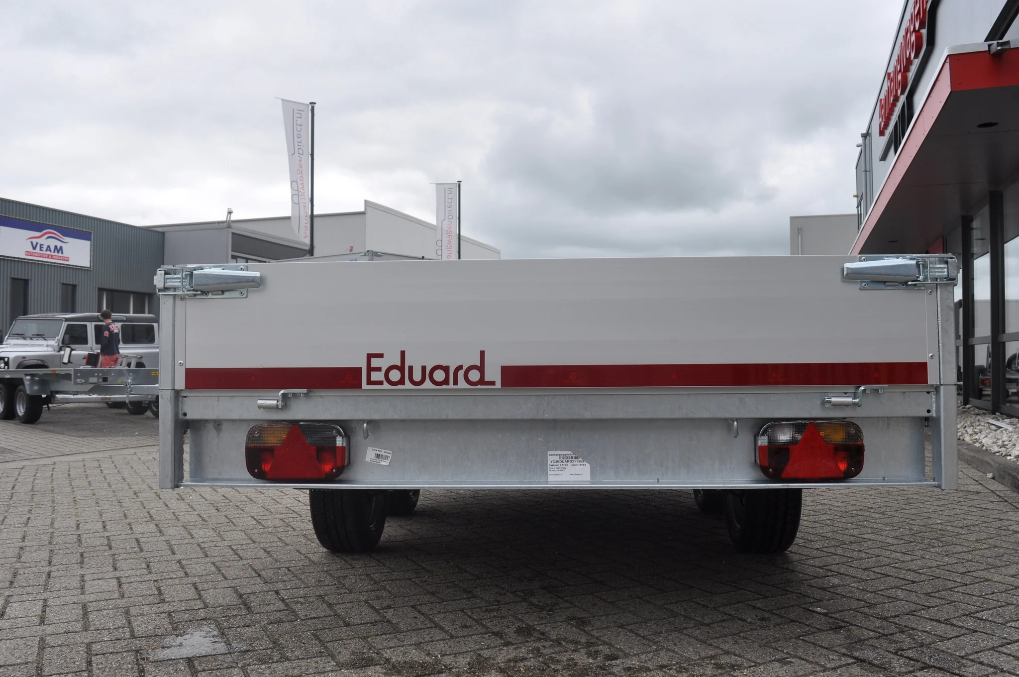 Geremde Eduard plateauwagen - 330x180 cm - 2700 kg bruto laadvermogen - 63 cm laadvloerhoogte - 30 cm borden - Image 7