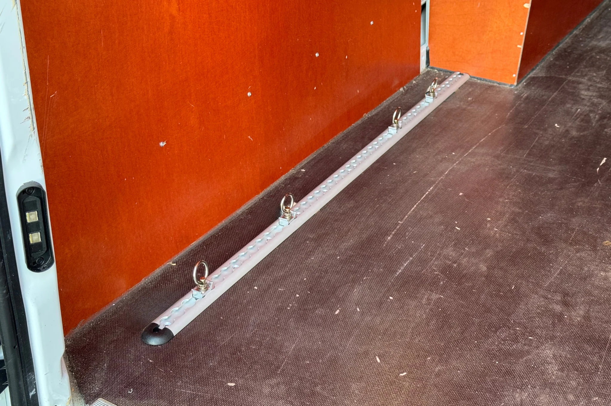 Aluminium vliegtuigrail set - 60 cm lengte - 45 mm breed - 500 kg breeklast - 2 stuks - Image 4